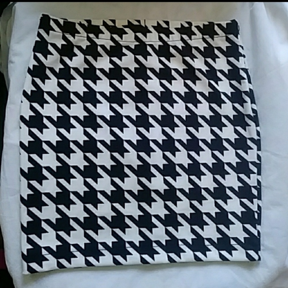 Candies black and white mini skirt
